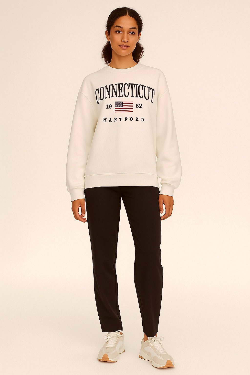 Women’s  Embroidered Oversized CONNECTICUT Sweatshirt & Jogger Trouser Set – Comfort Meets Style